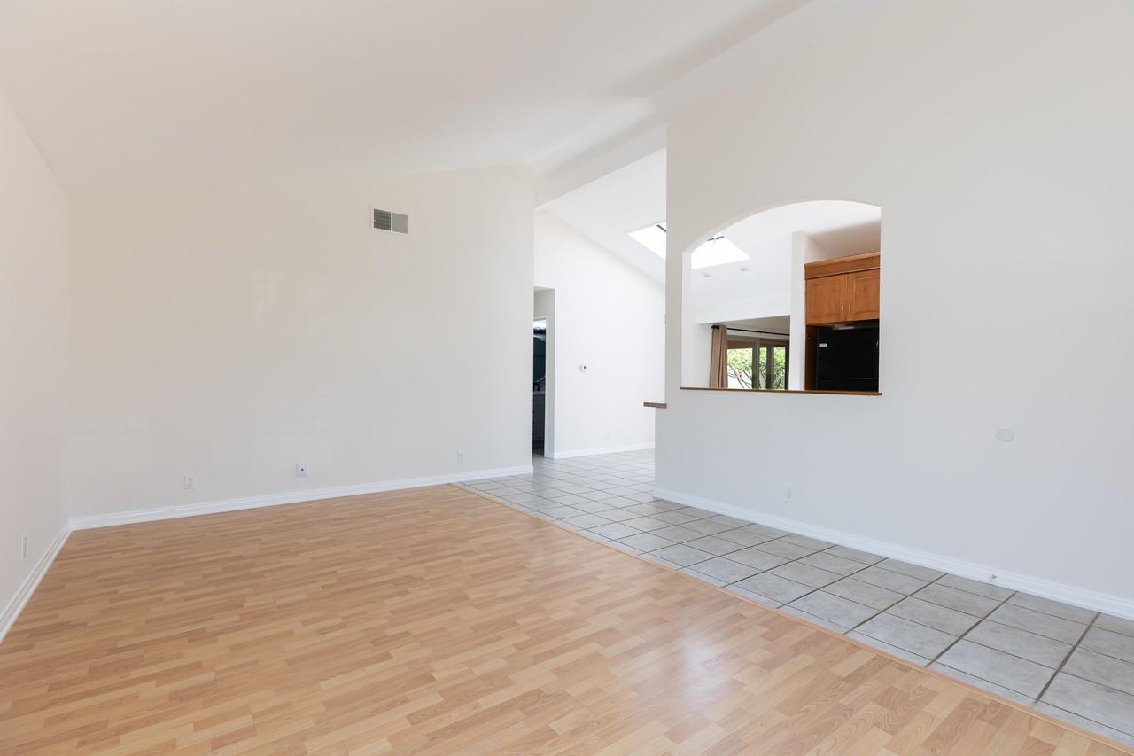 7337 Hillsboro St - Photo 7 of 17