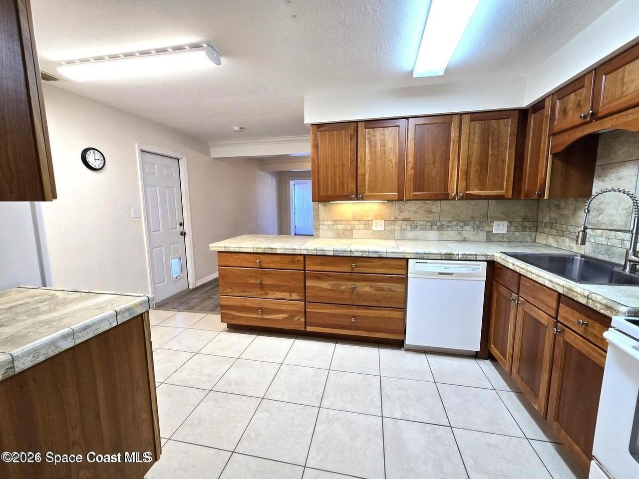 9852 Honeysuckle Dr Unit C - Photo 2 of 34