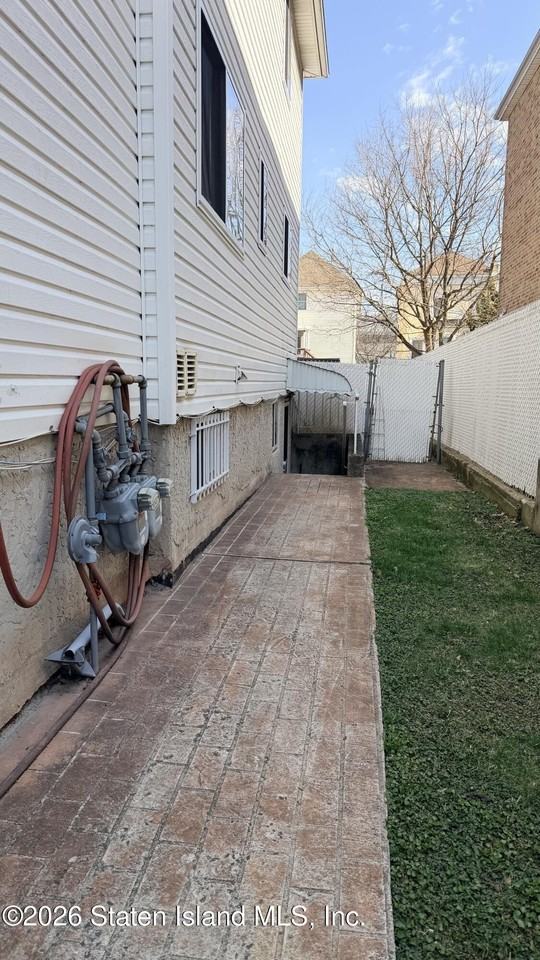 223 Buel Ave - Photo 2 of 6