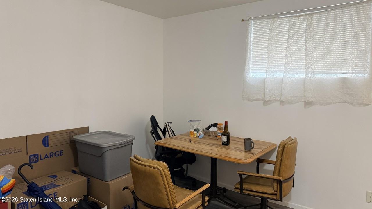 223 Buel Ave - Photo 4 of 6