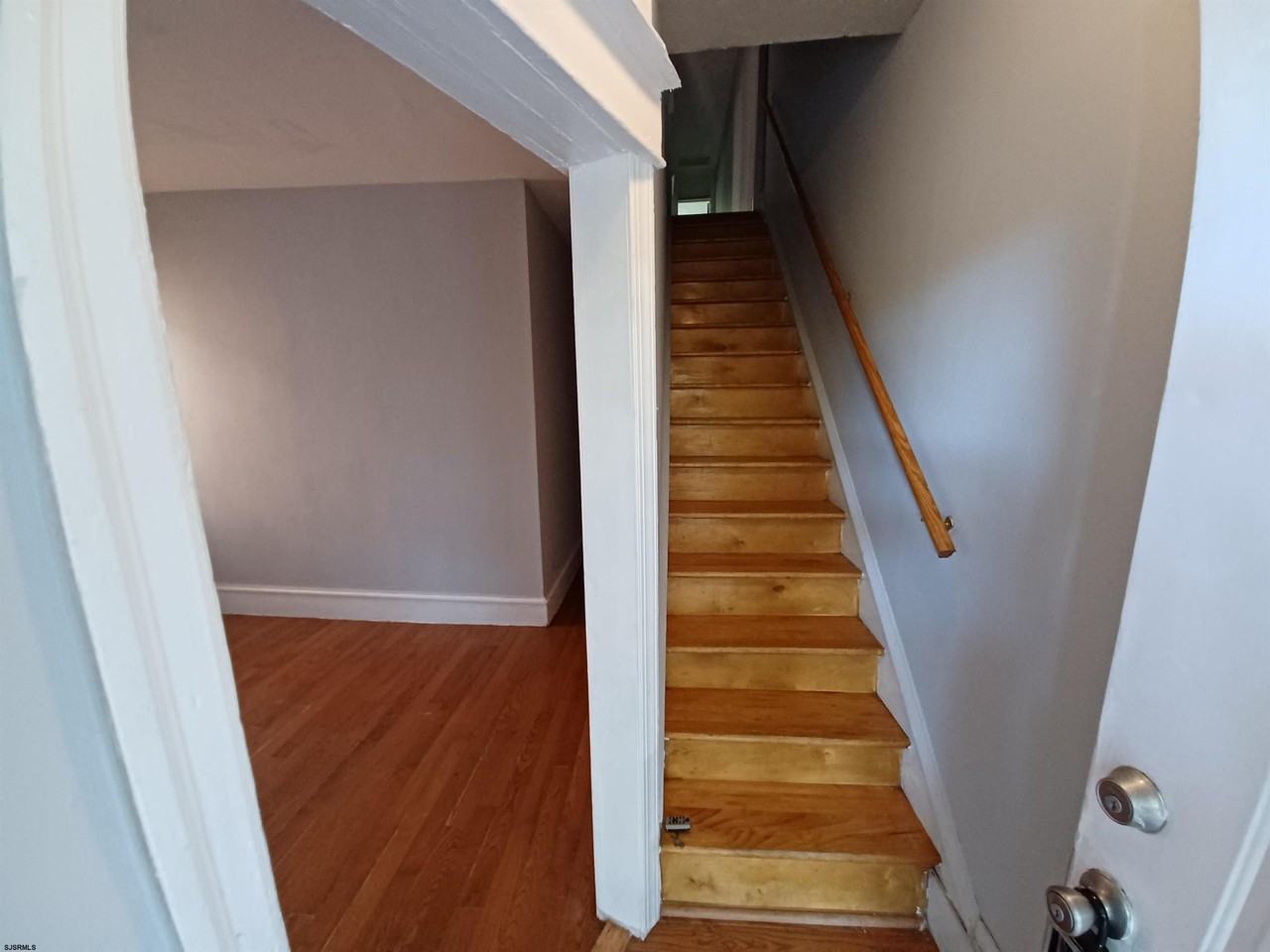 43 N Virginia Ave - Photo 4 of 17