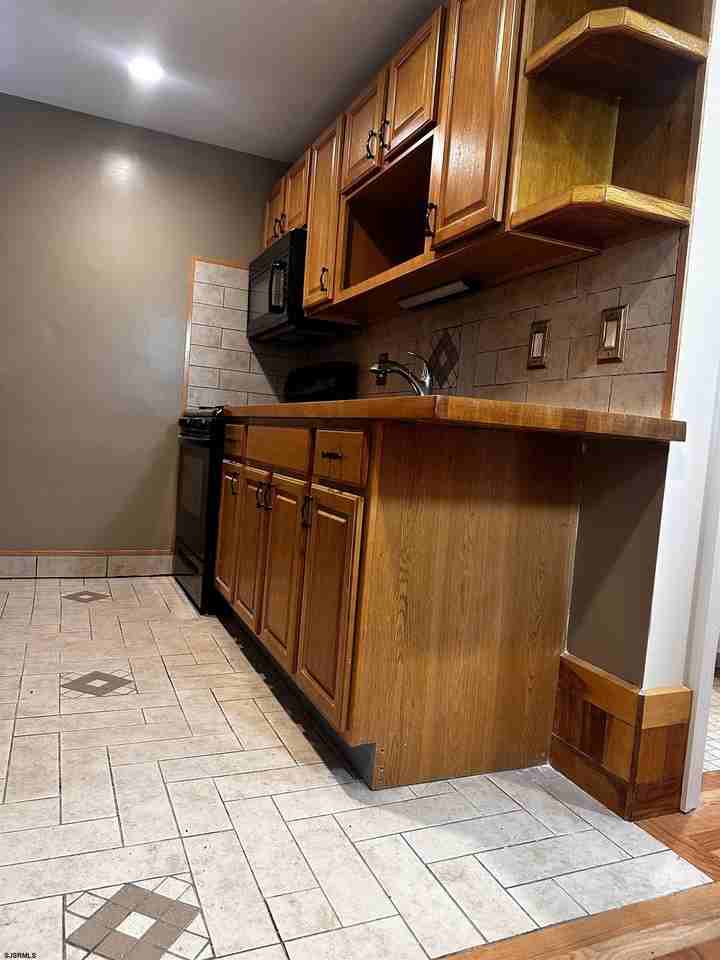 1109 Arctic Ave - Photo 6 of 13