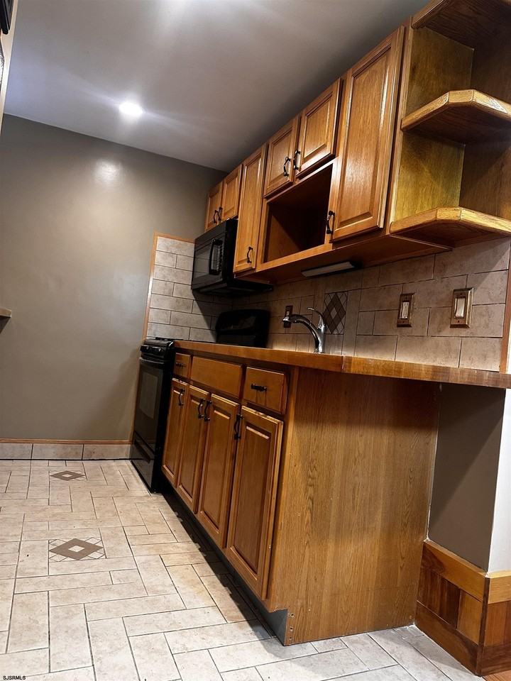 1109 Arctic Ave - Photo 7 of 13