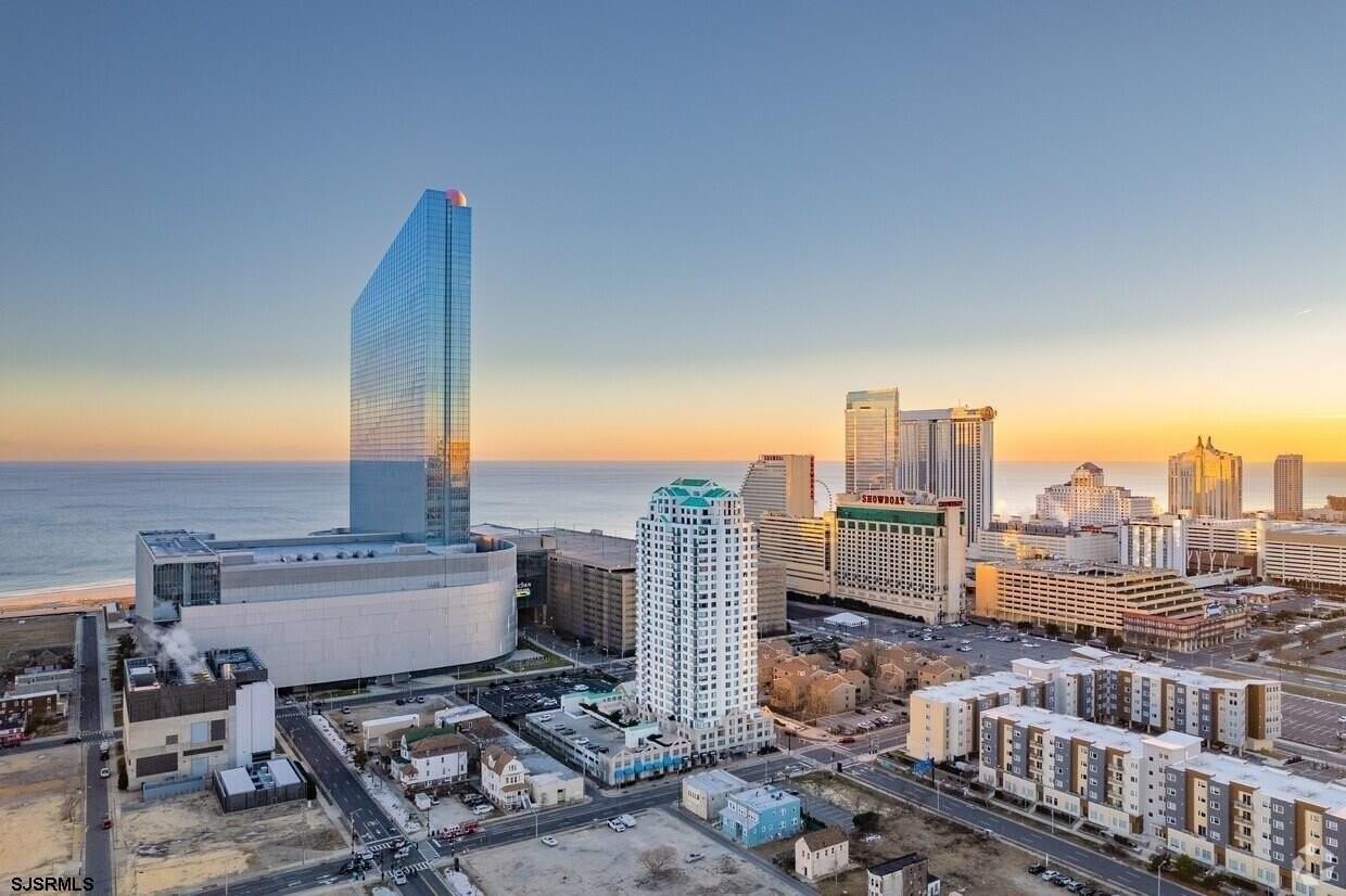 526 Pacific Ave - Photo 3 of 26