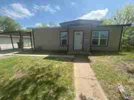 featured image of 912 Southside Dr