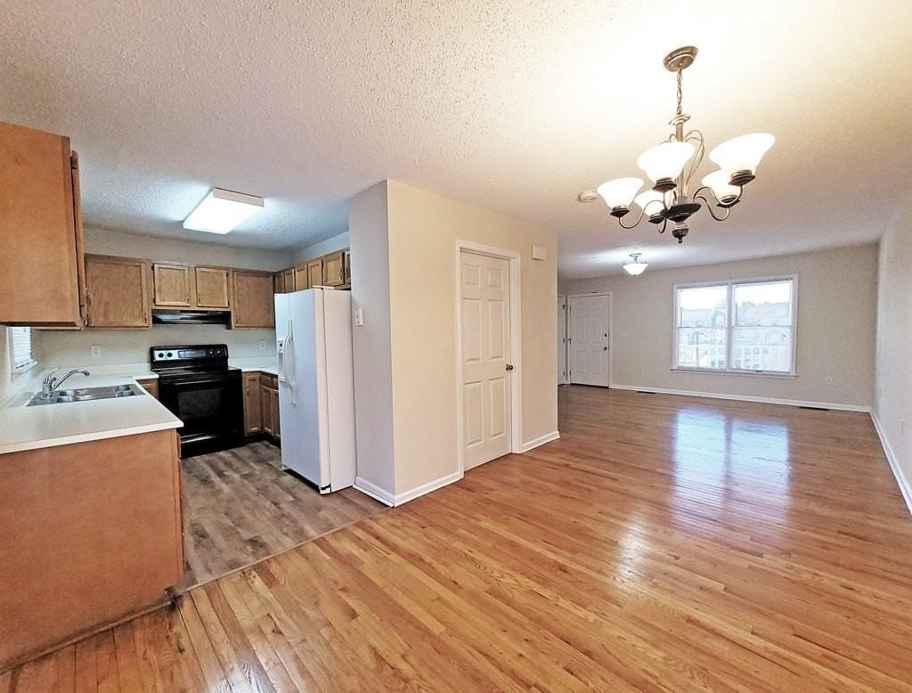 807 Edgemont North St Ne Apt B - Photo 3 of 16