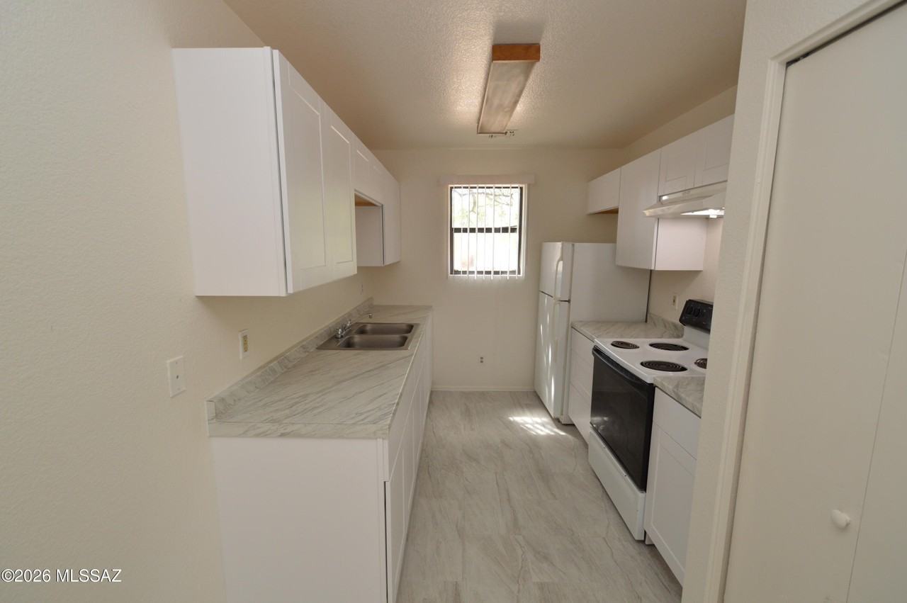 450 E Wilcox Ln #2 - Photo 3 of 8