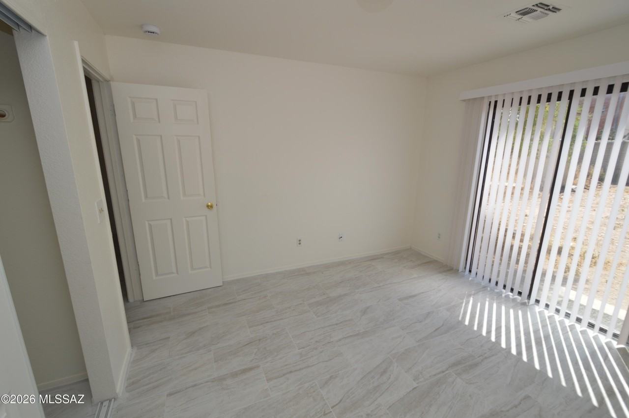 450 E Wilcox Ln #2 - Photo 4 of 8