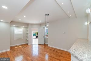 featured image of 1276 Glyndon Ave