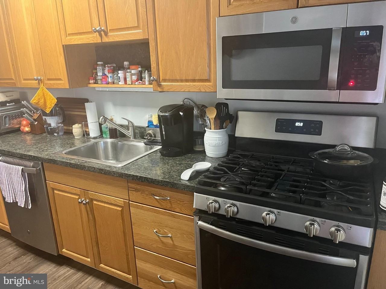 1658 Thetford Rd - Photo 4 of 7