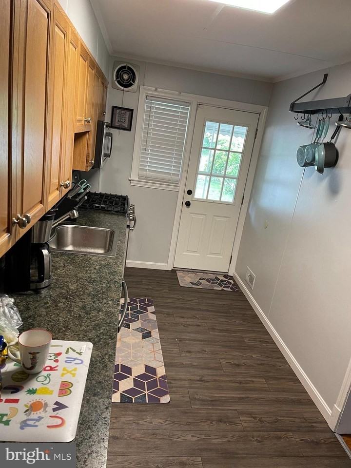 1658 Thetford Rd - Photo 6 of 7