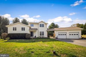 featured image of 6 Hounds Hollow Ct