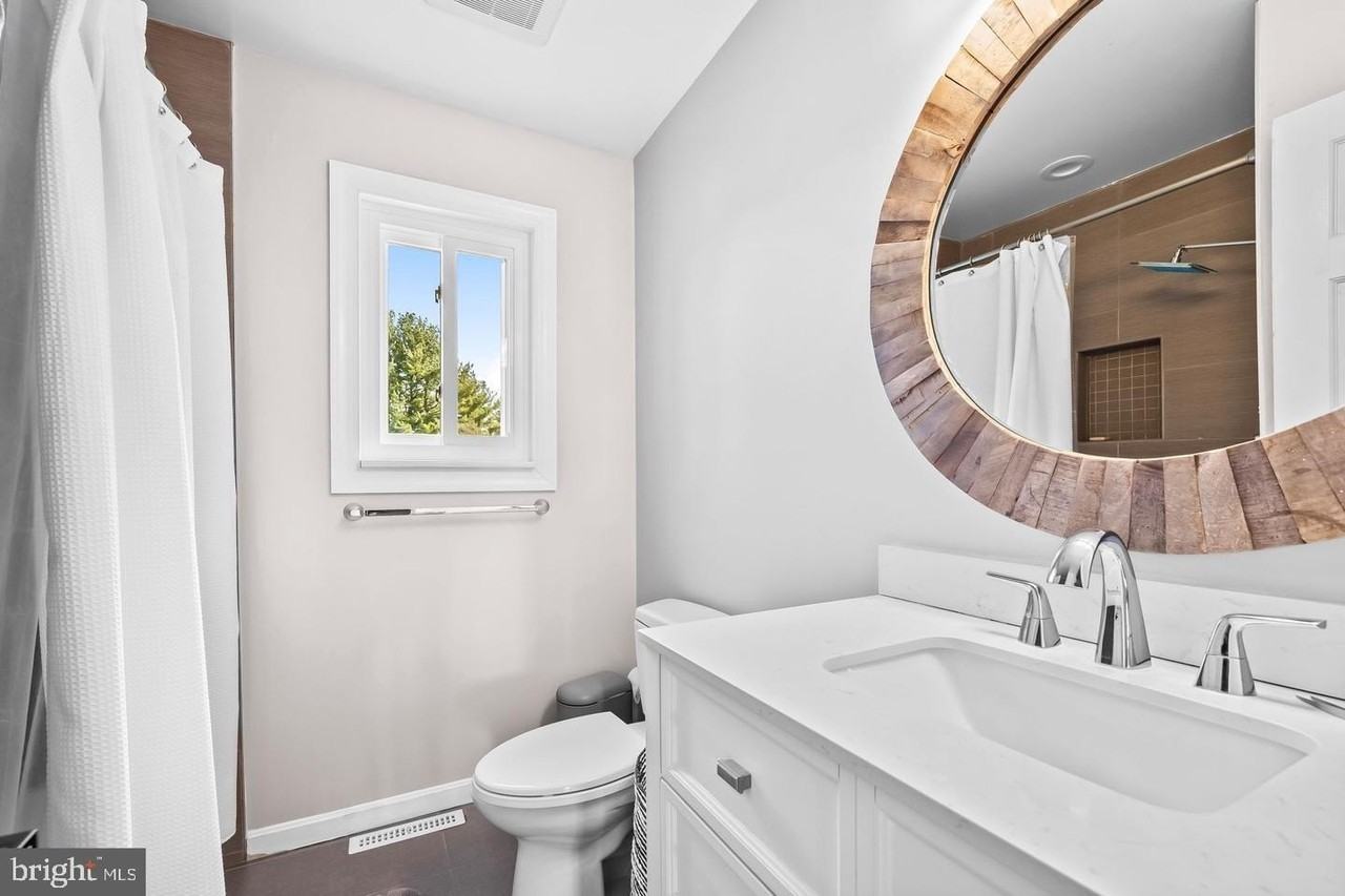 6 Hounds Hollow Ct - Photo 6 of 45