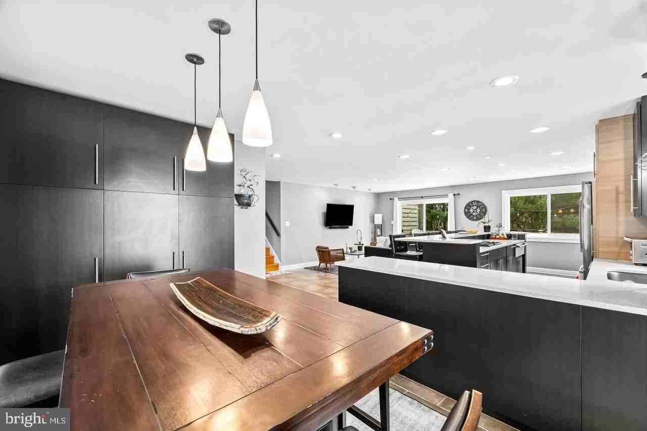 6 Hounds Hollow Ct - Photo 7 of 45