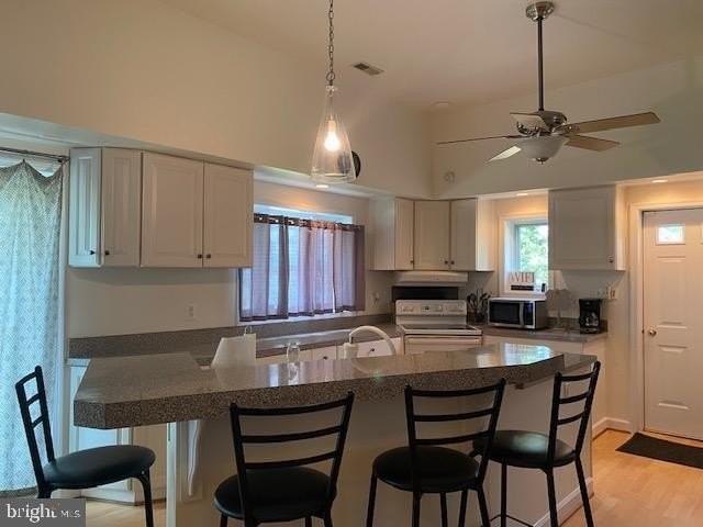 1420 Riverside Dr - Photo 5 of 39