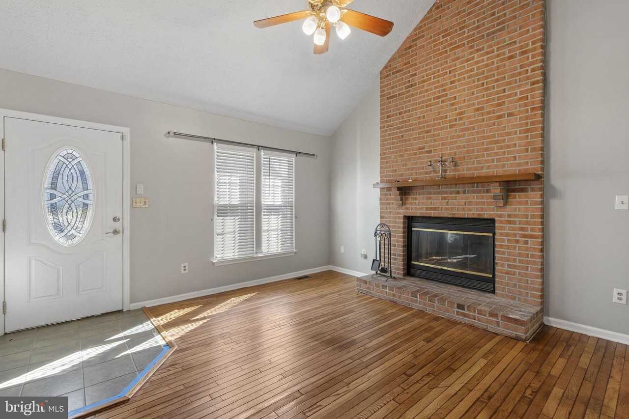 3184 Ebbtide Dr - Photo 4 of 21