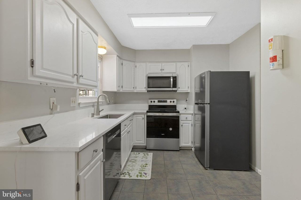 3184 Ebbtide Dr - Photo 7 of 21