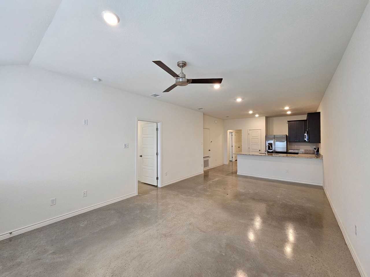 1227 Concord Dr - Photo 6 of 22