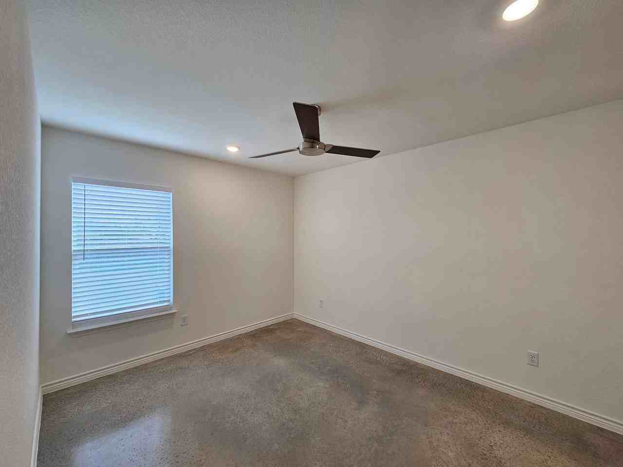 1227 Concord Dr - Photo 7 of 22