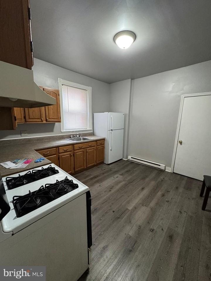 533 Buttonwood St - Photo 5 of 14