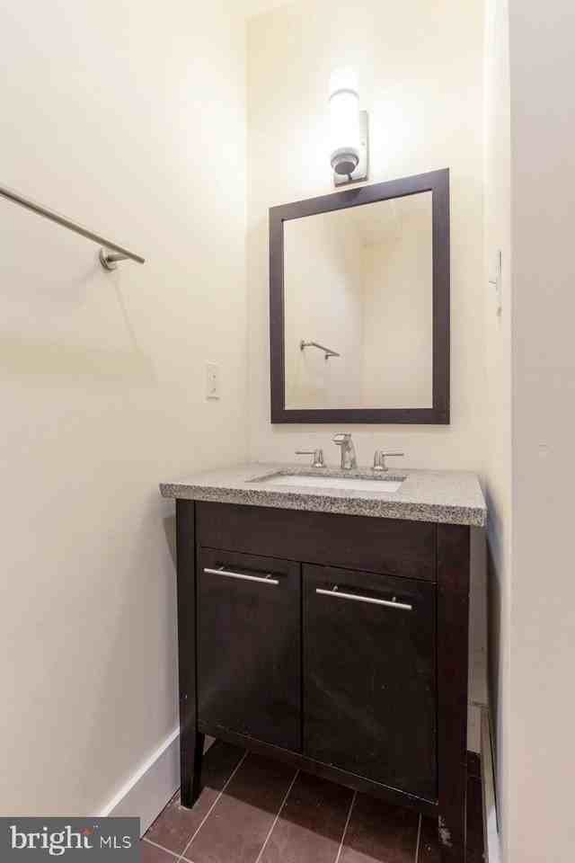 838 N 15th St Unit B - Photo 7 of 29
