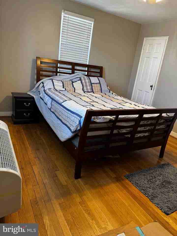 19 Auburn Ct Apt B - Photo 6 of 8