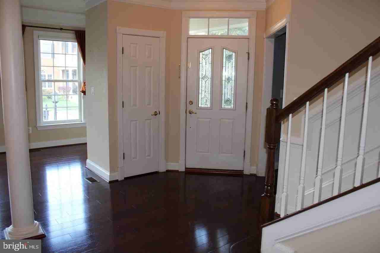 41833 Bristow Manor Dr - Photo 2 of 22