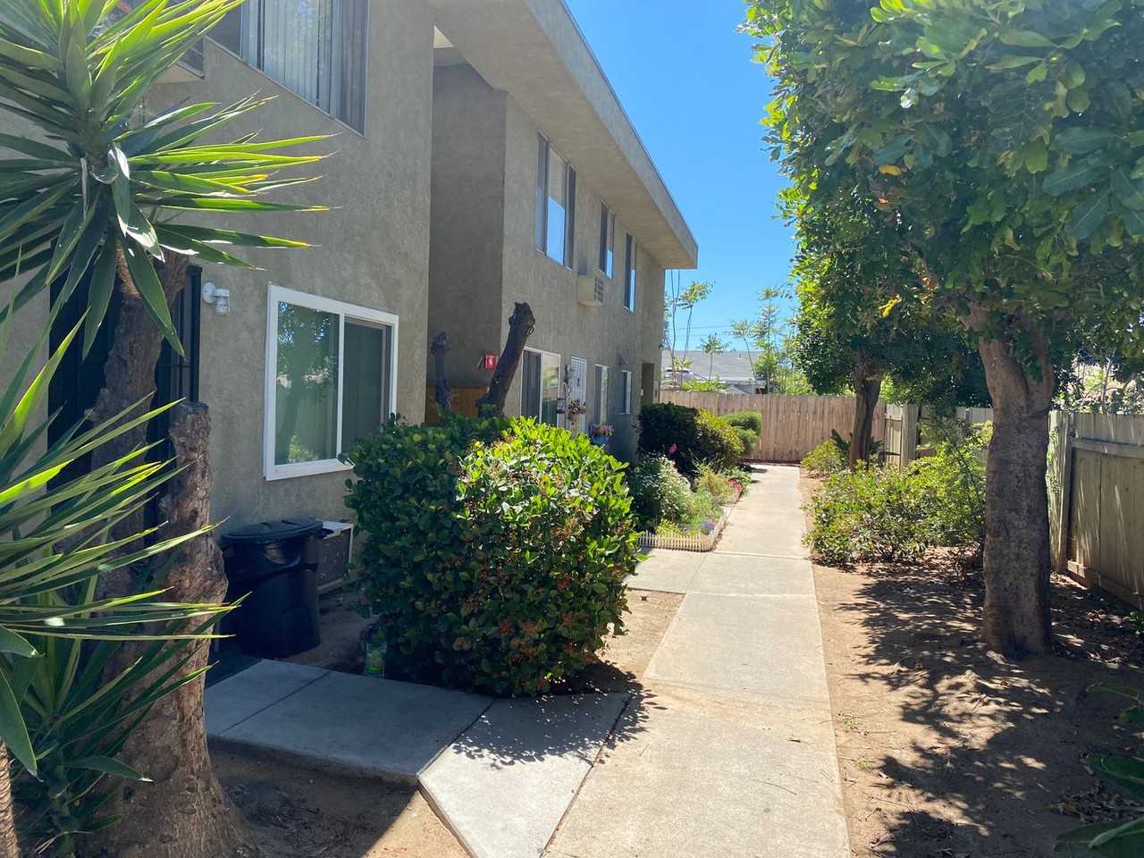 994 Leslie Rd - Photo 4 of 23