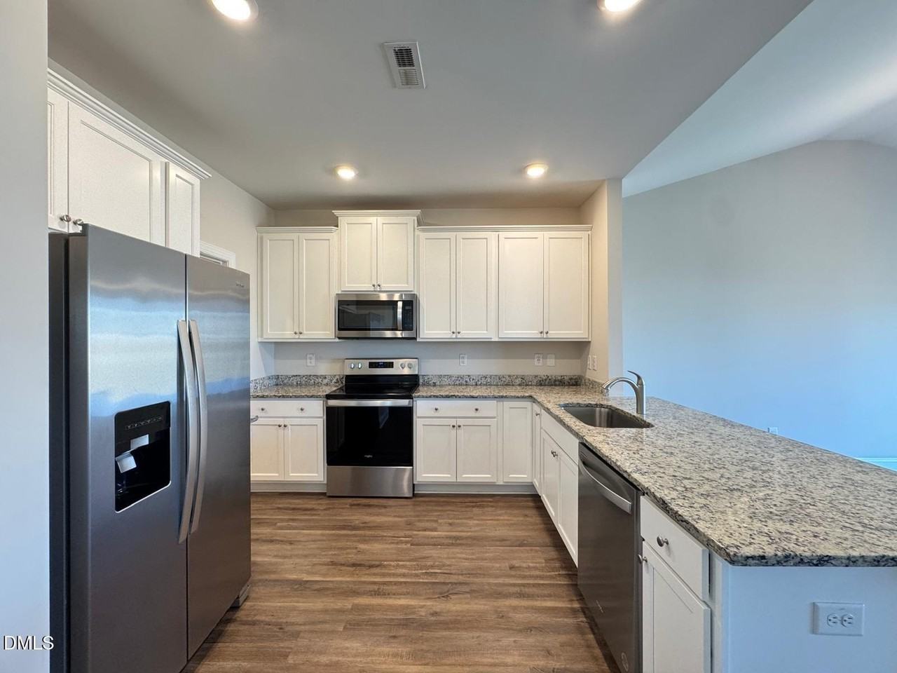 490 Access Dr - Photo 4 of 21