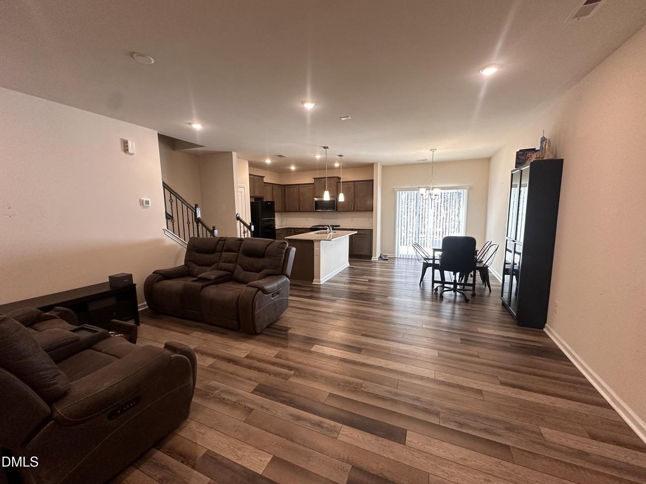 1508 Glacier Dr - Photo 3 of 18