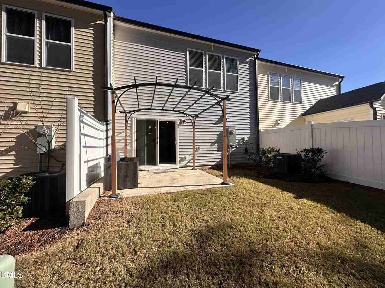 1508 Glacier Dr - Photo 5 of 18