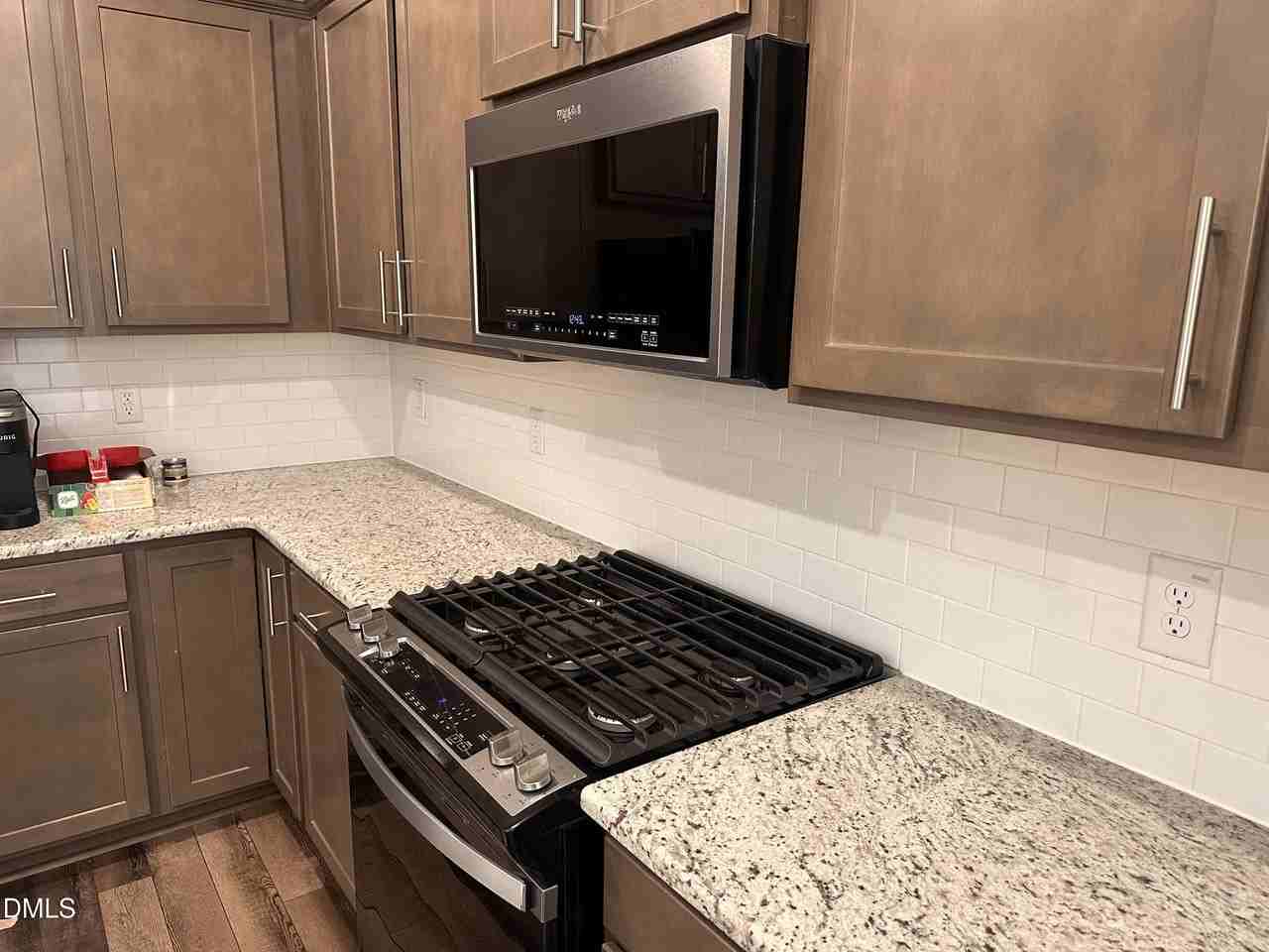 1508 Glacier Dr - Photo 7 of 18