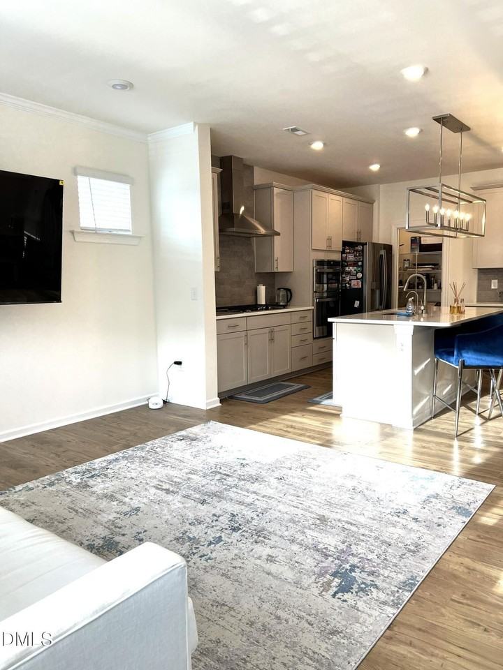 2506 Hutch Ln - Photo 4 of 31