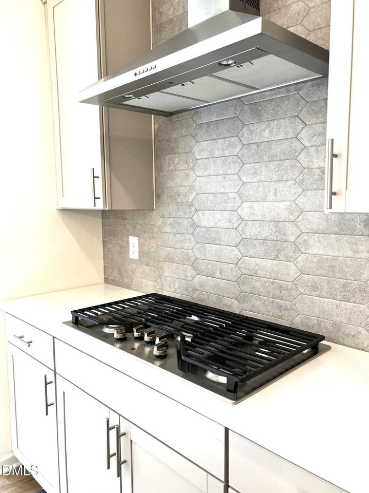 2506 Hutch Ln - Photo 7 of 31