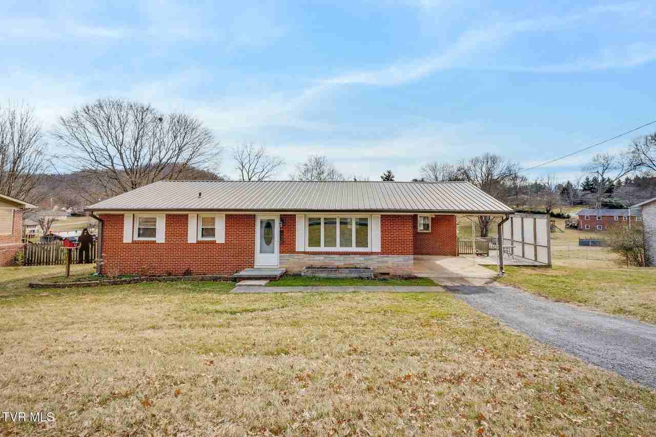606 Pine Ridge Rd