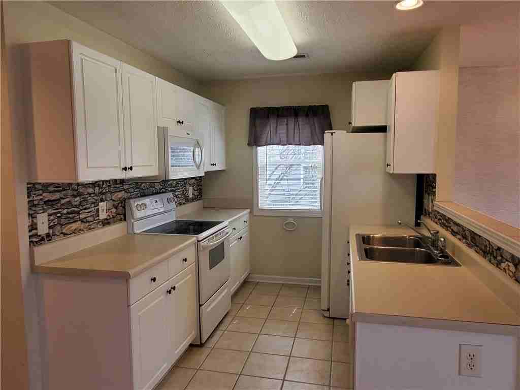 123 Perkins Pl - Photo 7 of 20