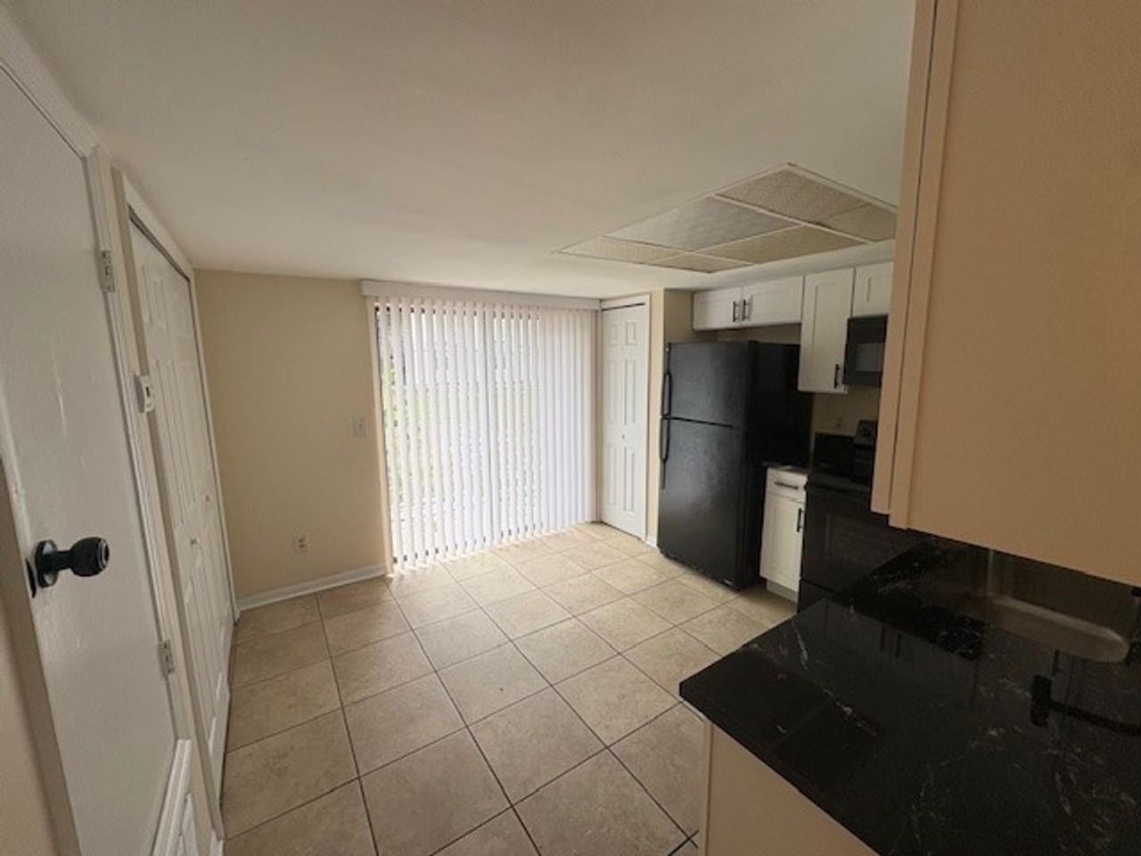 12058 Tift Cir - Photo 7 of 15