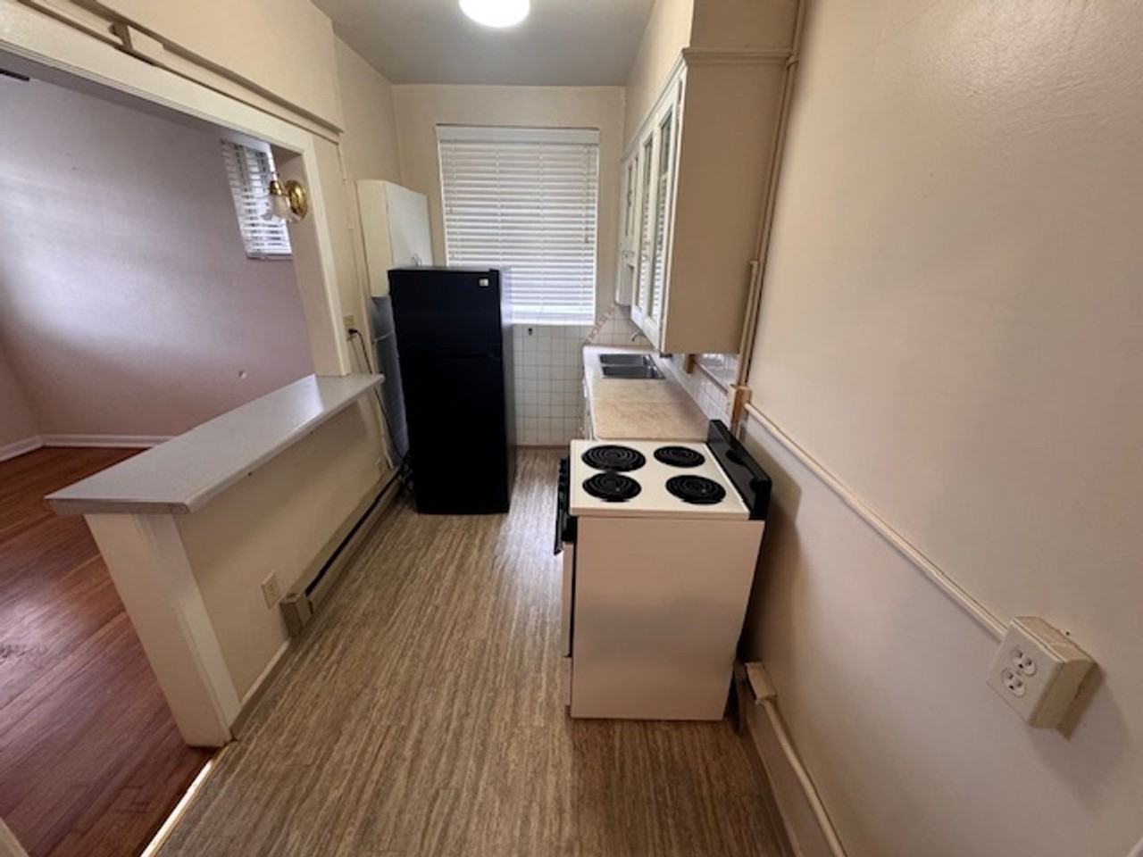 1428 West 10th - Photo 3 of 31