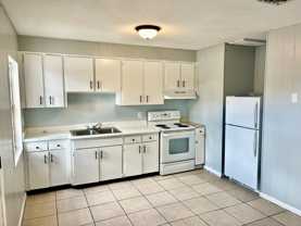 1885 Crystal Lake Dr N - Photo 1 of 1