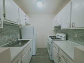 140 Grove St #6 - Photo 1 of 1