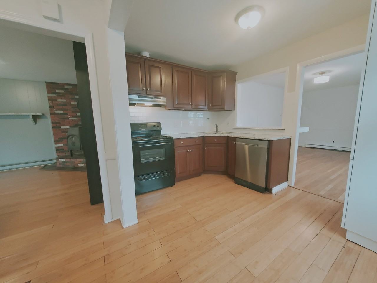 7 Chatfield St #1 - Photo 4 of 8