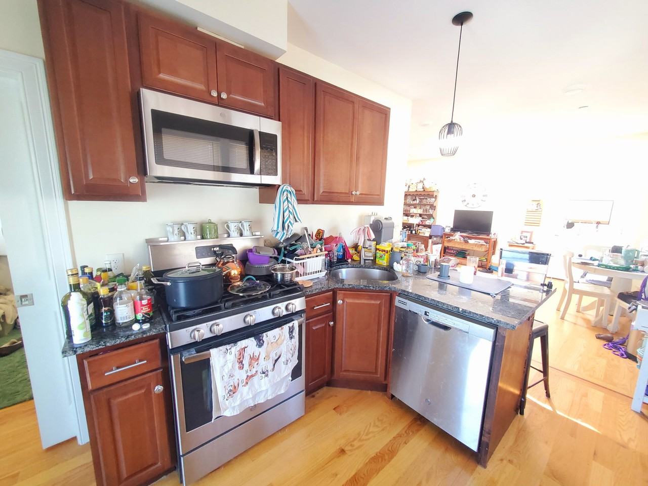 549 Washington St #U6 - Photo 4 of 8