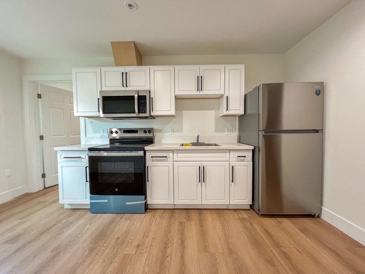 1627 E 92nd St - Photo 3 of 24