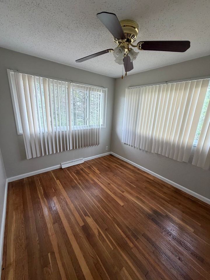 8921 Dever Dr - Photo 7 of 17