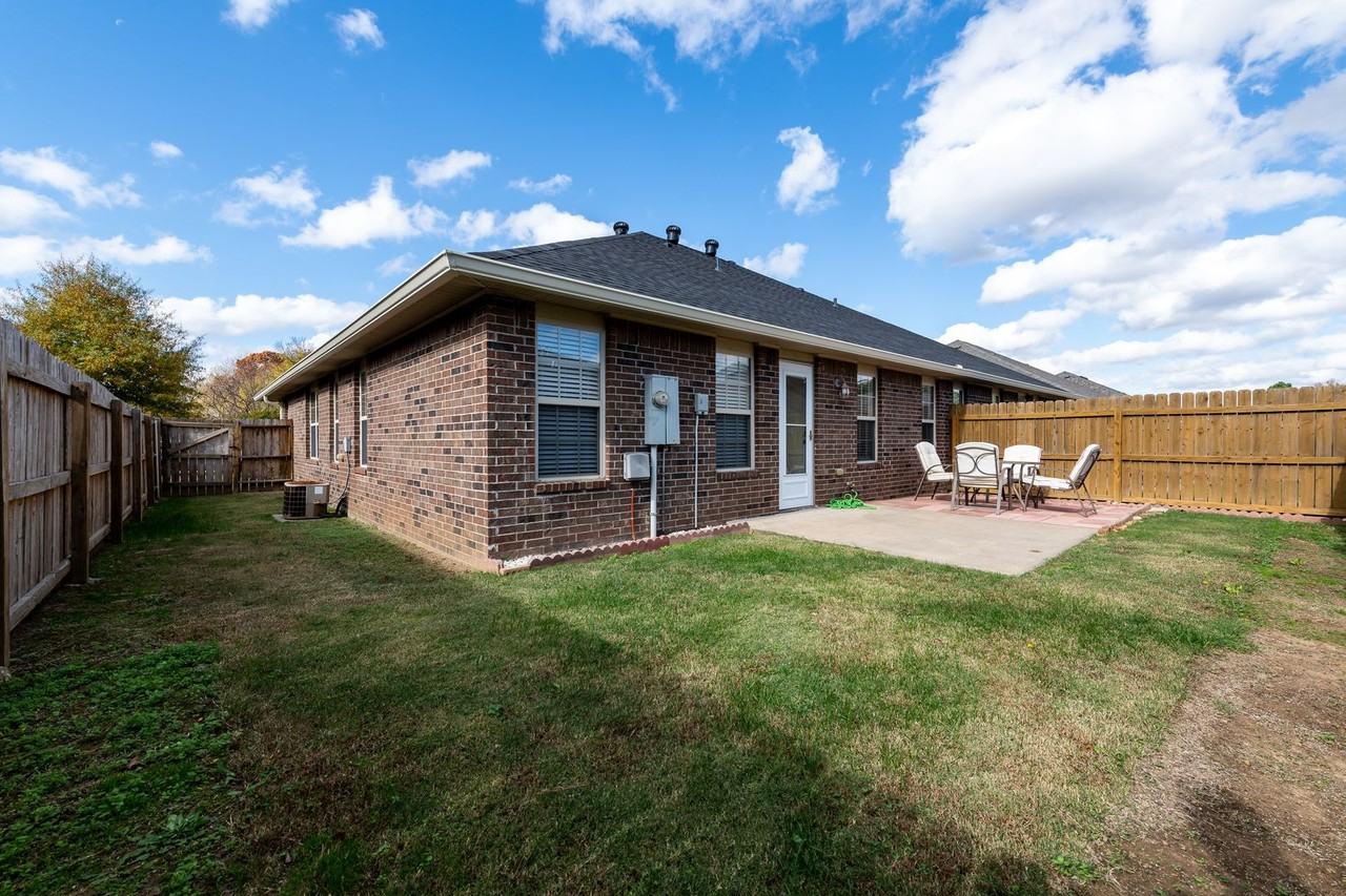 1582 N Willowbrook Dr - Photo 3 of 27