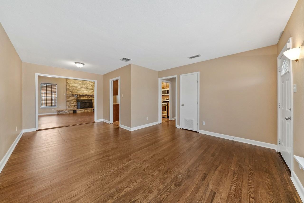 615 Burwood Ln - Photo 5 of 33