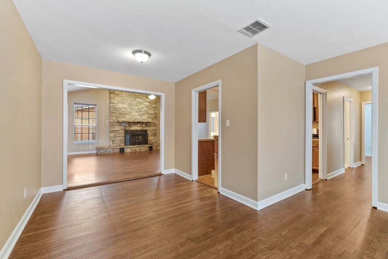 615 Burwood Ln - Photo 7 of 33