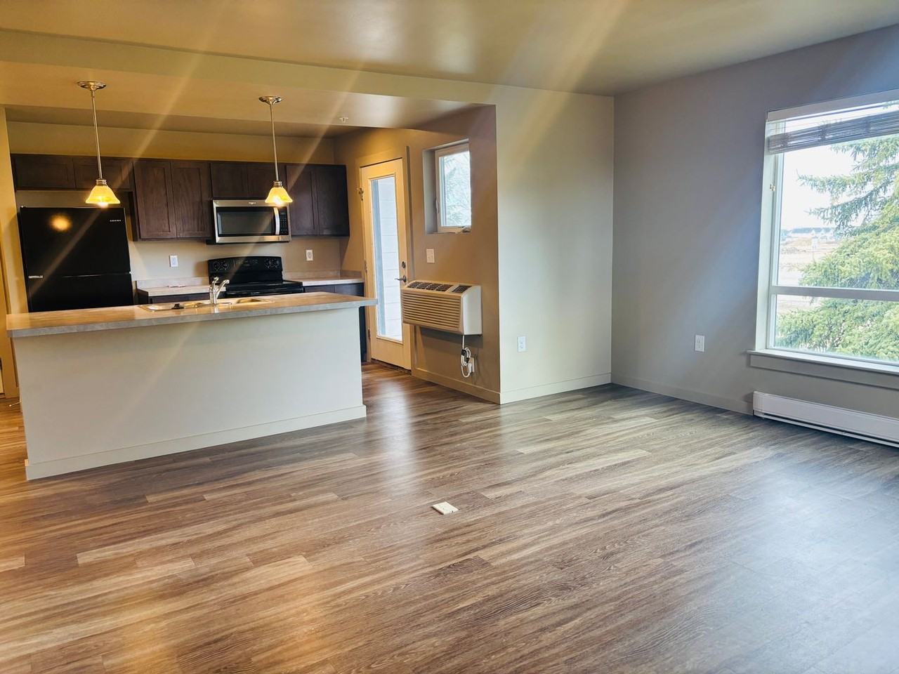 4815 Golden Gate Ave - Photo 4 of 21