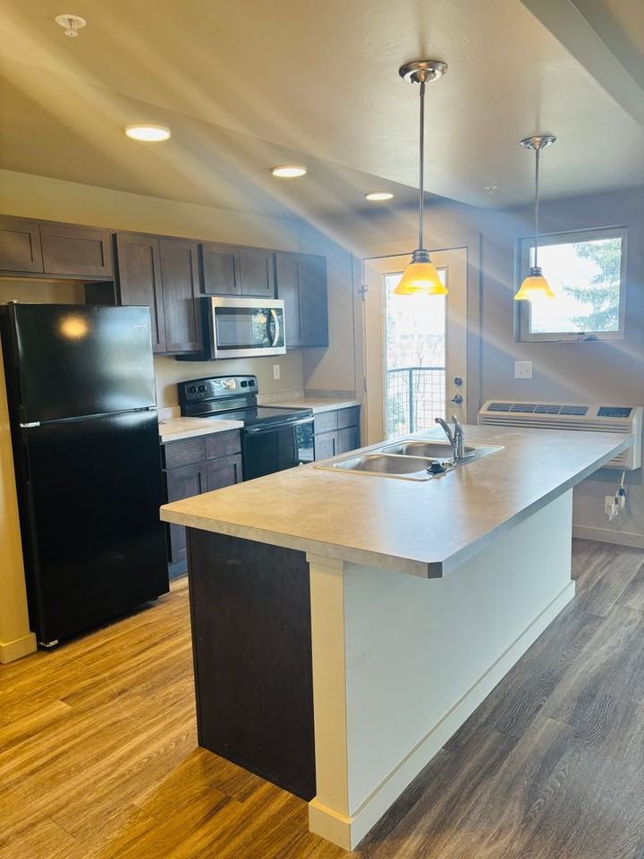 4815 Golden Gate Ave - Photo 7 of 21