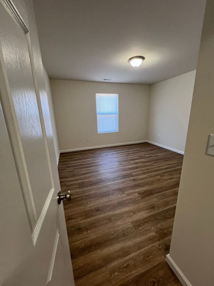 200 Casablanca Ave - Photo 3 of 33